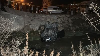 Karabük'te kontrolden çıkan otomobil dereye uçtu: 1 ölü