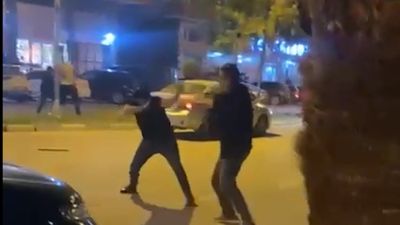 Şanlıurfa'da kardeşler arasında bıçaklı kavga: Olay anı kamerada