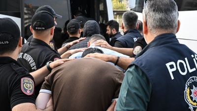 Mersin'de yasa dışı bahis çetesi çökertildi: 46 gözaltı