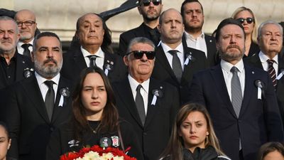Beşiktaş Kulübü, Atatürk'ü Dolmabahçe'de andı