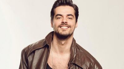 Berk Atan gönlünü rol arkadaşına kaptırdı