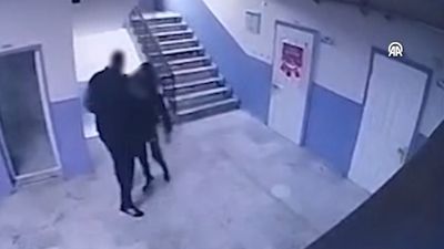 Manisa'da otizmli öğrenciyi merdivenden iten okul müdürü görevden alındı