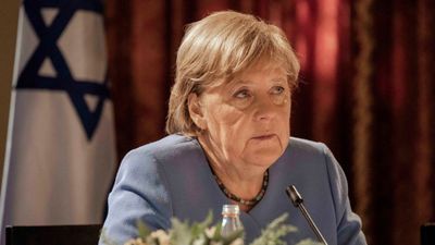 İsrail’den Merkel'e fahri doktora