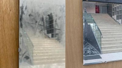 Tayvan’da temizlik görevlisi sanat eserini 'kirli ayna' sanıp sildi