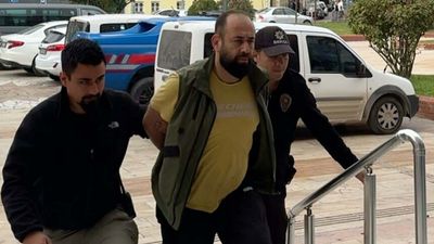 Aydın'da saygı duruşunda bulunanlarla alay eden şahsa ev hapsi cezası verildi