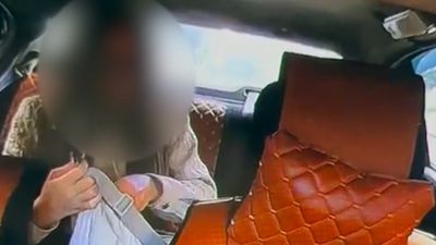 İstanbul’da 'fazla ücret' tartışmasında bir kadın taksi şoförünü darbetti