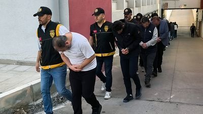 Adana'da hayali inşaat demiri satışıyla 19 milyon TL dolandırdılar: 22 tutuklama