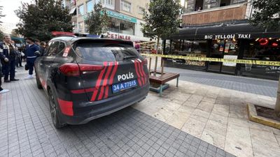 İstanbul Küçükçekmece'de kafede silahlı saldırıda kan aktı