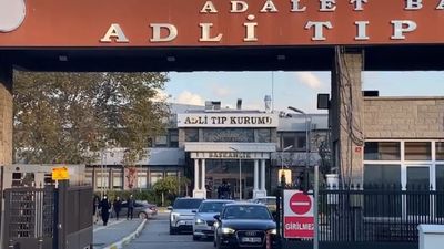 İstanbul'da zehirlenme şüphesiyle hastaneye kaldırılan ailenin iki küçük çocuğu hayatını kaybetti