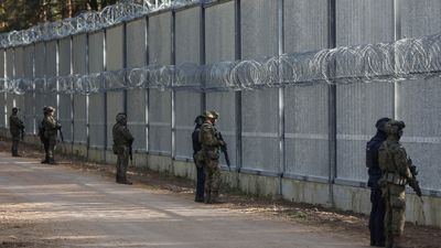 Polonya, Belarus sınırına yeni bariyer inşa edecek