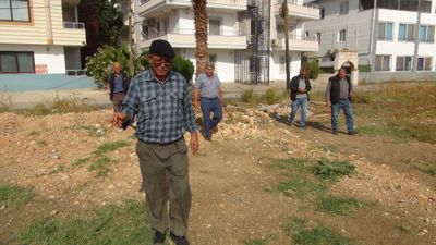 Mersin'de cihaz kullanmadan su kaynaklarını buluyor