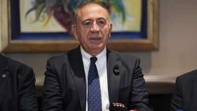 Gürsel Tekin: Çift başlılık yok, mühür kimdeyse Süleyman odur