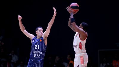 Anadolu Efes, Bayern Münih’i zor da olsa geçti