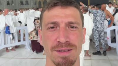 Mert Hakan Yandaş umreye gitti