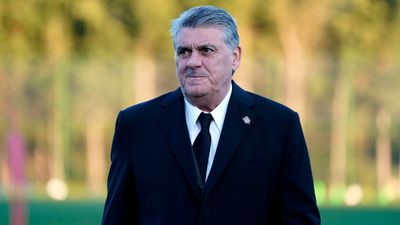 Beşiktaş'ta yıllardır süren oyuncu krizlerini Serdal Adalı'ya sorduk