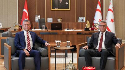 Özgür Özel, KKTC Cumhurbaşkanı Tufan Erhürman'ı ziyaret etti