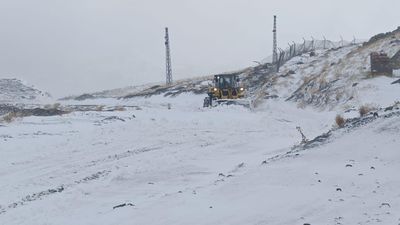 Şırnak'ta Beytüşşebap beyaza büründü, Cizre’de sokaklar göle döndü