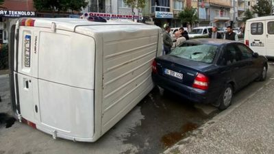 Aydın'da takla atan araç, park halindeki araca çarptı
