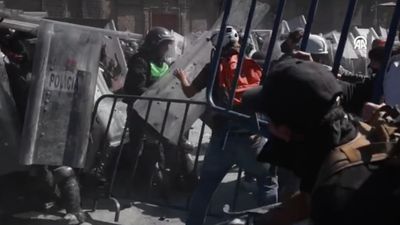 Meksika'da hükümetin güvenlik politikası protesto edildi: 20 kişi yaralandı