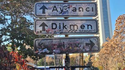 Ankara'da tabelada fotoğraf çektirme sırasında bıçaklı kavga: 2 yaralı