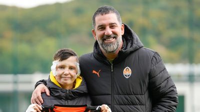 Arda Turan küçük çocuktan aldığı hayat dersini anlattı: Sığınakta o gece hiç uyuyamadık...