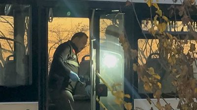 Konya'da eşinin gözü önünde bıçaklandı