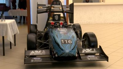 Bursa'da üniversiteli gençlerden hız rekoru: 100 Km'ye 3,6 saniyede