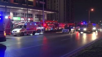 İstanbul Sultangazi'de otelde yangın: 4 kişi dumandan etkilendi