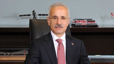 Abdulkadir Uraloğlu: Karadeniz ve Doğu Anadolu'ya kent içi raylı sistem geliyor