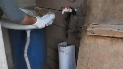 Ağrı'da yerin altına depolanan kaçak motorin için musluklu düzenek kurdular