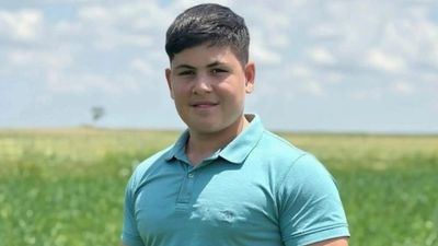 Niğde'de traktörün altında kalan çocuk can verdi