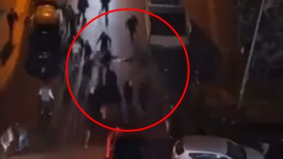 Diyarbakır'da düğün salonu önünde kan aktı: Gelinin amcası öldü, 3 kişi yaralı