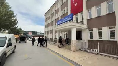 Amasya'da kendilerini polis olarak tanıtarak aynı kadını 2 kez dolandırdılar: 5 tutuklama