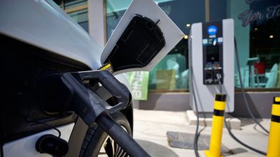 Türkiye'de şarj noktası sayısı 36 bin 984'e yükseldi