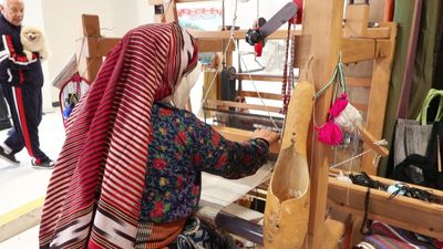 Rize bezi dokumacılığında sıfır atık dönemi: Atık poşetleri dönüştürüyor