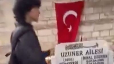İstanbul'da vahşice öldürülen İkbal Uzuner'in mezarına çirkin saldırı