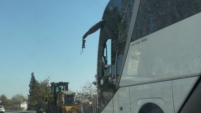 Gaziantep'te şoförün kırılan dikiz aynasına çözümü güldürdü