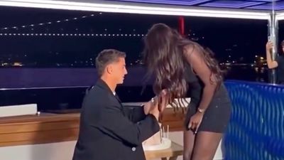 Bertuğ Yıldırım'dan sürpriz evlenme teklifi