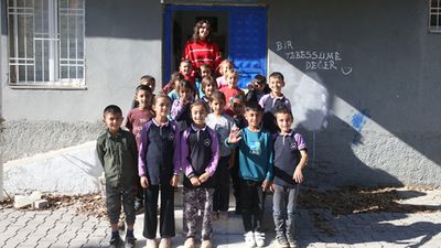 Kahramanmaraş'ta tek başına tüm sorumlulukları üstlenen öğretmen