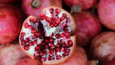 Nar yerken beyaz zarını unutmayın! Hazine sayılıyor...