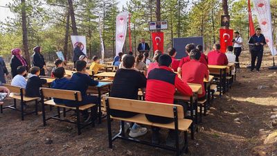 Ankara'da sınıf, bir günlüğüne ormana taşındı