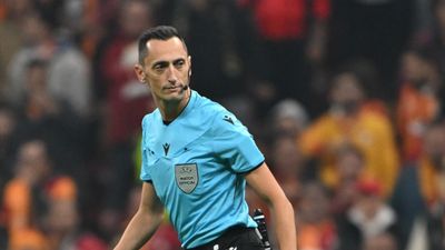 Hasan Şaş'tan, Galatasaray - Union Saint-Gilloise maçının hakemine ağır eleştiriler