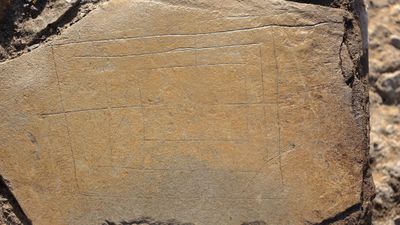 Van'daki Osmanlı kışlasında askerlerin "dokuz taş" oynadığı belirlendi