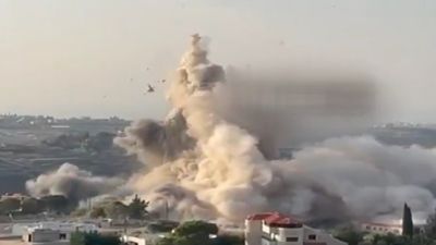 İsrail'den Lübnan'ın güneyine saldırı: Mahruna'da bir binayı hedef aldı