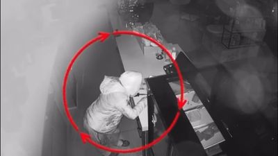 Osmaniye'de sadaka kutusunu çalan şüpheli yakalandı: O anlar kamerada