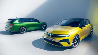 Opel Astra ve Astra Sports Tourer makyajlandı