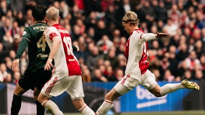 Ajax, Feyenoord'u iki golle yıktı