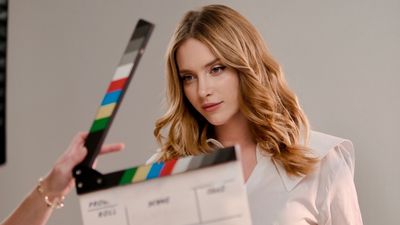 Hayal Köseoğlu'nu sinirlendirdiler! Rolünü eleştirenlere cevap verdi