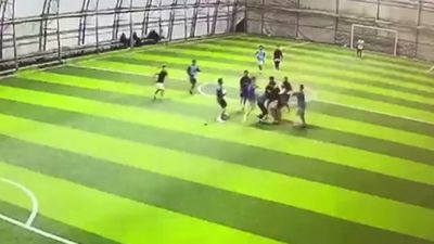 Burdur'da halı sahada tekme tokatlı kavga: 6 yaralı