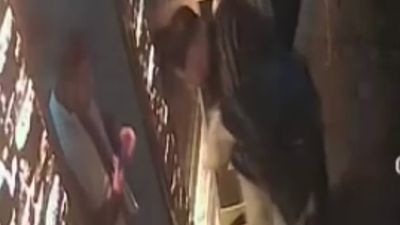 Kayseri'de boğazına şeker kaçan bebek Heimlich manevrası ile kurtarıldı